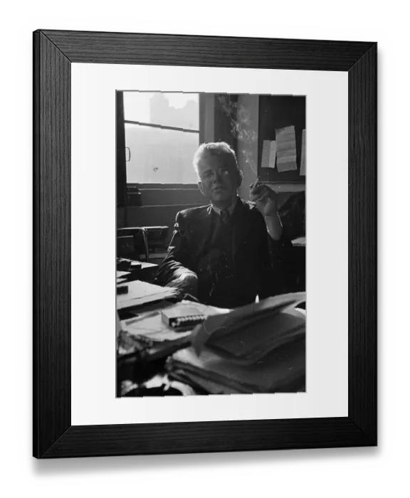 Framed Print : Oliphant Smokes