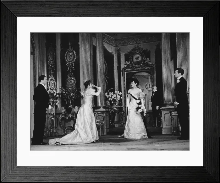 Framed Print : Lady Windermere's Fan Framed Print : Lady Windermere's Fan