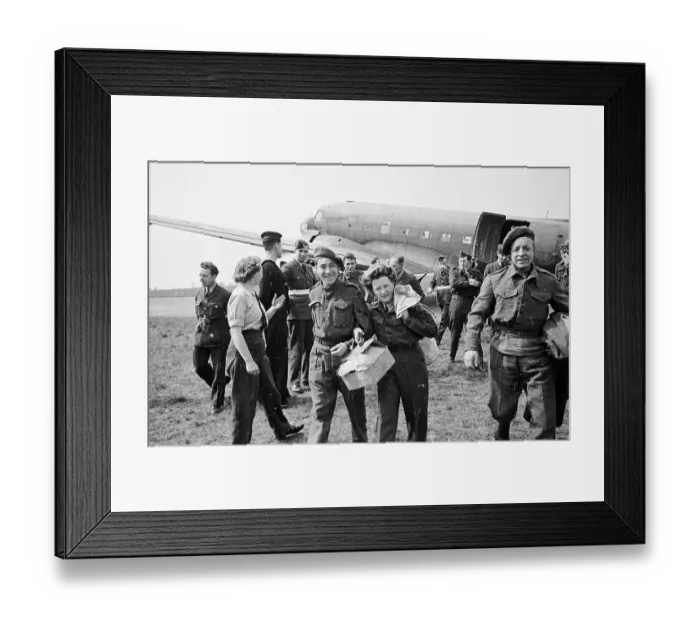 Framed Print : Met At The Plane
