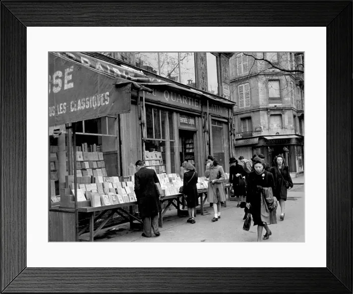 Framed Print : Parisian Bookshop Framed Print : Parisian Bookshop
