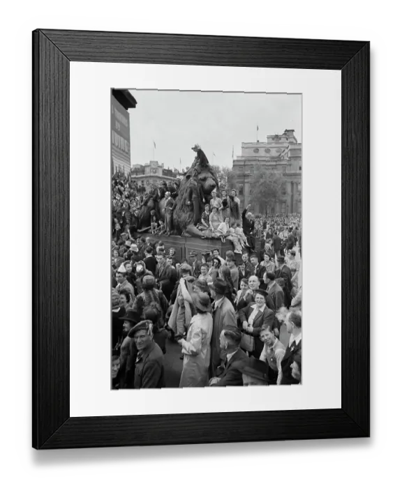 Framed Print : VE Day In London Framed Print : VE Day In London