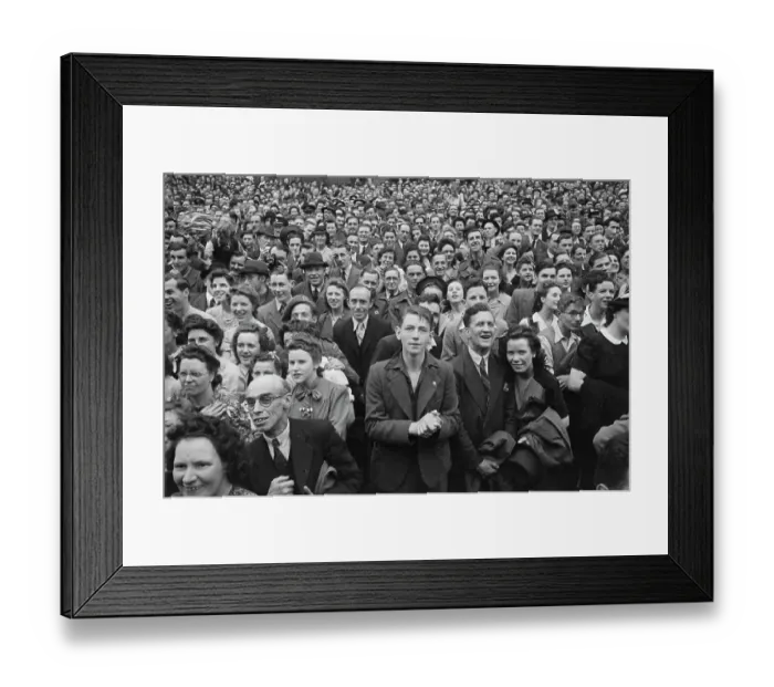Framed Print : VE Day In London Framed Print : VE Day In London