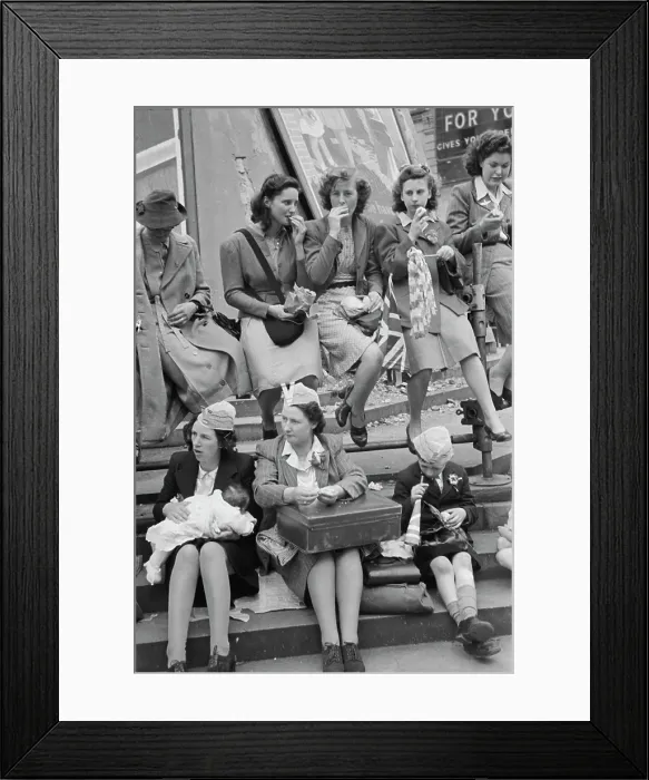 Framed Print : VE Day In London Framed Print : VE Day In London
