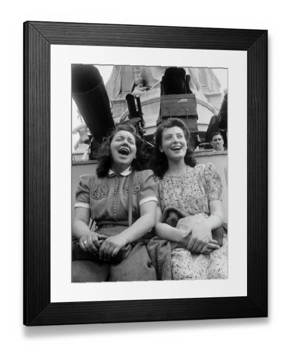 Framed Print : Celebrating VE Day Framed Print : Celebrating VE Day