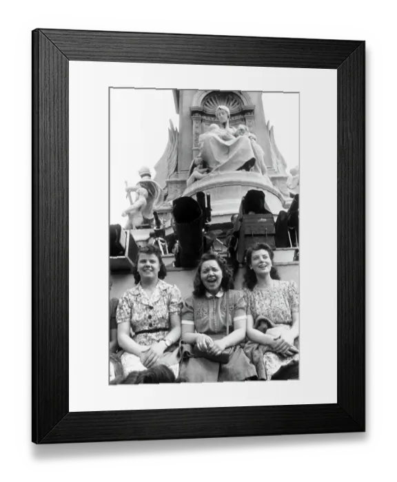 Framed Print : Celebrating VE Day Framed Print : Celebrating VE Day
