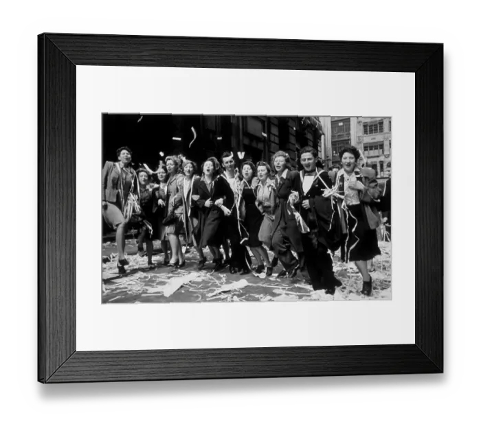 Framed Print : Dancing in the Street