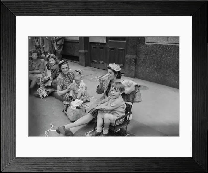 Framed Print : VE Day In London Framed Print : VE Day In London