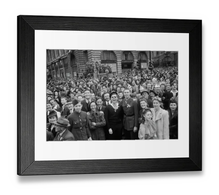 Framed Print : VE Day In London Framed Print : VE Day In London