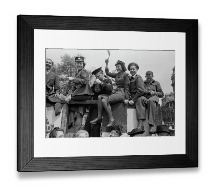 Framed Print : VE Day In London Framed Print : VE Day In London