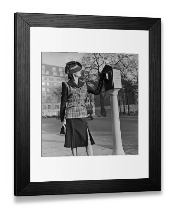 Framed Print : Wartime London Fashion Framed Print : Wartime London Fashion