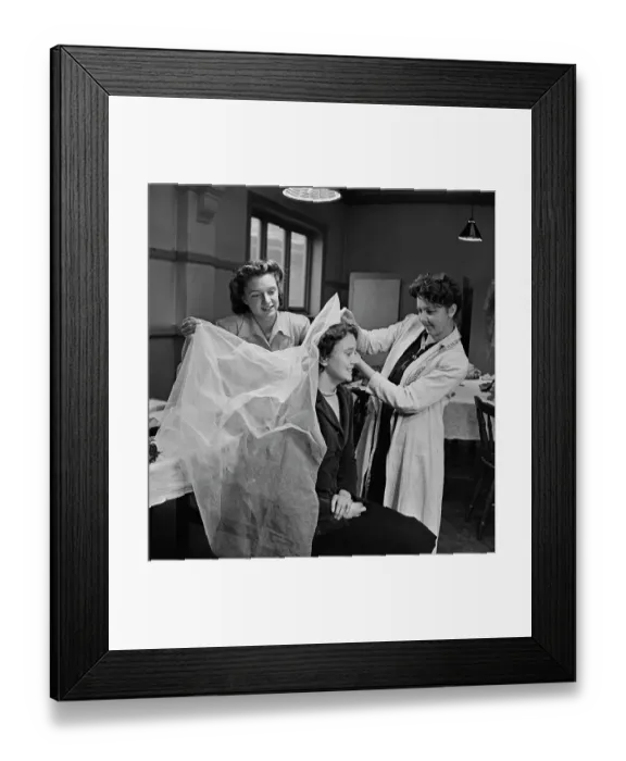 Framed Print : Millinery Class At Bromley School Of Art