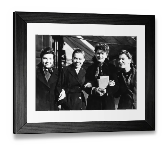 Framed Print : Staffordshire Women Framed Print : Staffordshire Women