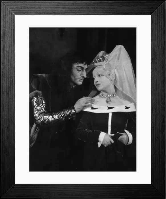 Framed Print : Olivier As Richard Framed Print : Olivier As Richard