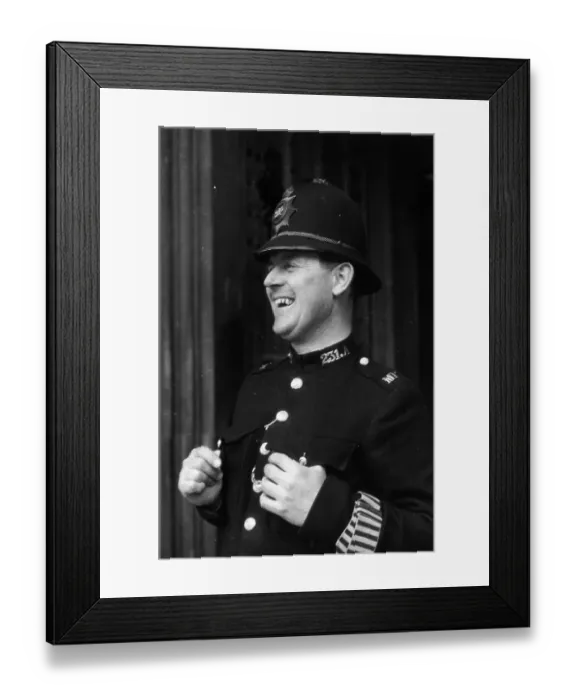 Framed Print : London Bobby Framed Print : London Bobby