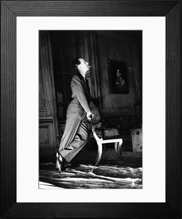 Framed Print : Gielgud Rehearses Framed Print : Gielgud Rehearses