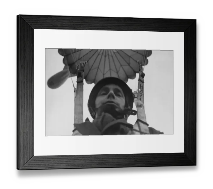 Framed Print : British Paratrooper