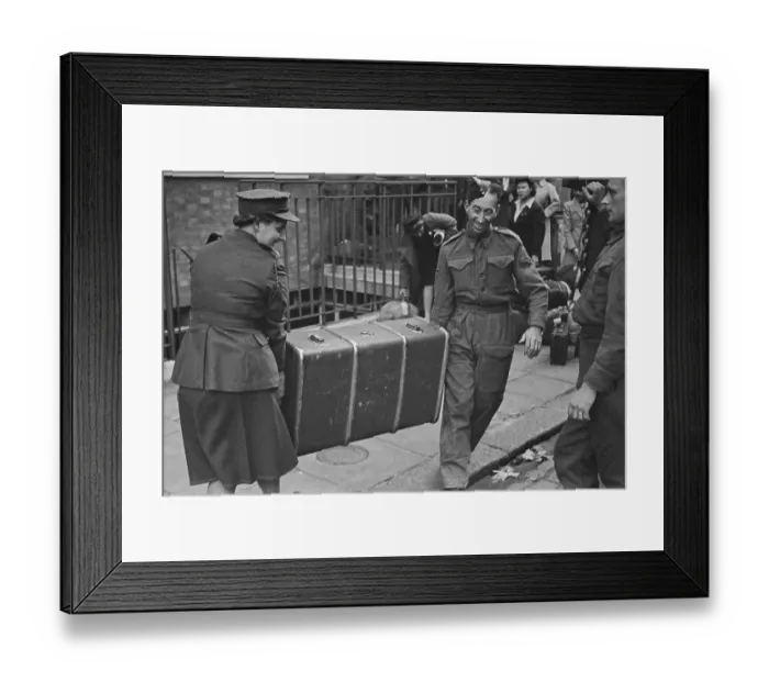 Framed Print : Auxiliary Territorial Service, 1943 Framed Print : Auxiliary Territorial Service, 1943