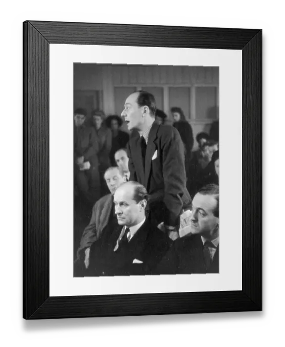 Framed Print : John Gielgud Framed Print : John Gielgud