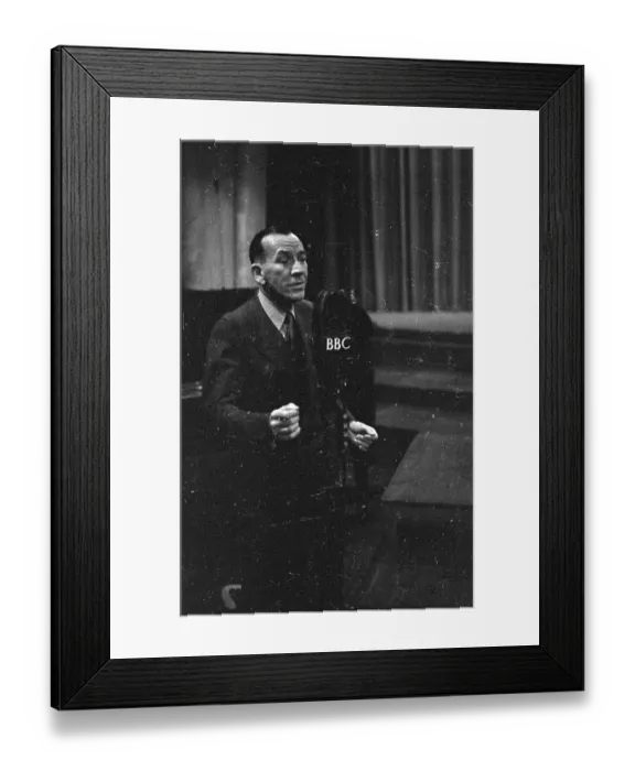 Framed Print : Noel Coward Framed Print : Noel Coward