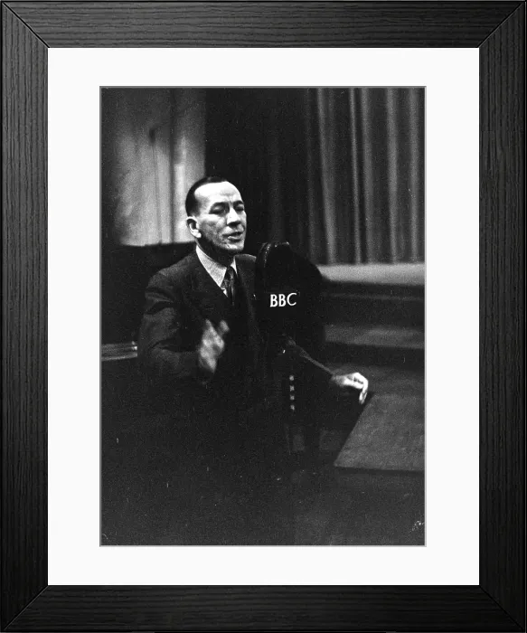 Framed Print : Noel Coward