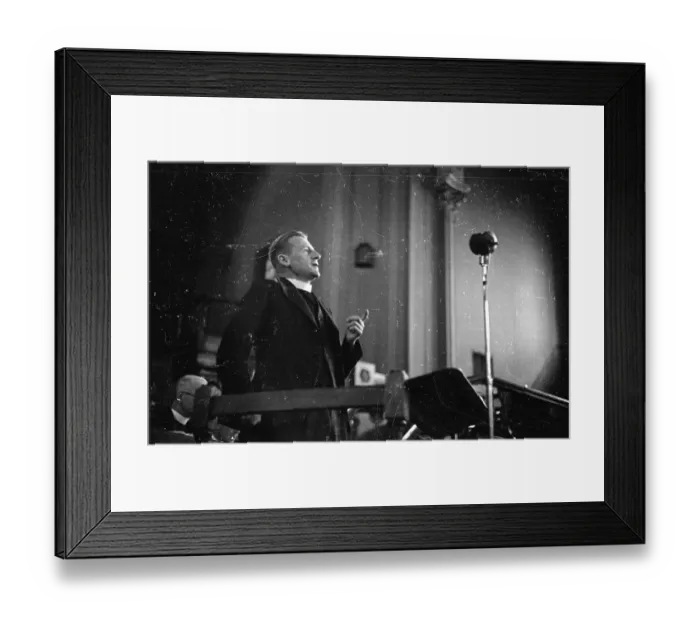 Framed Print : Preaching Leyland Framed Print : Preaching Leyland