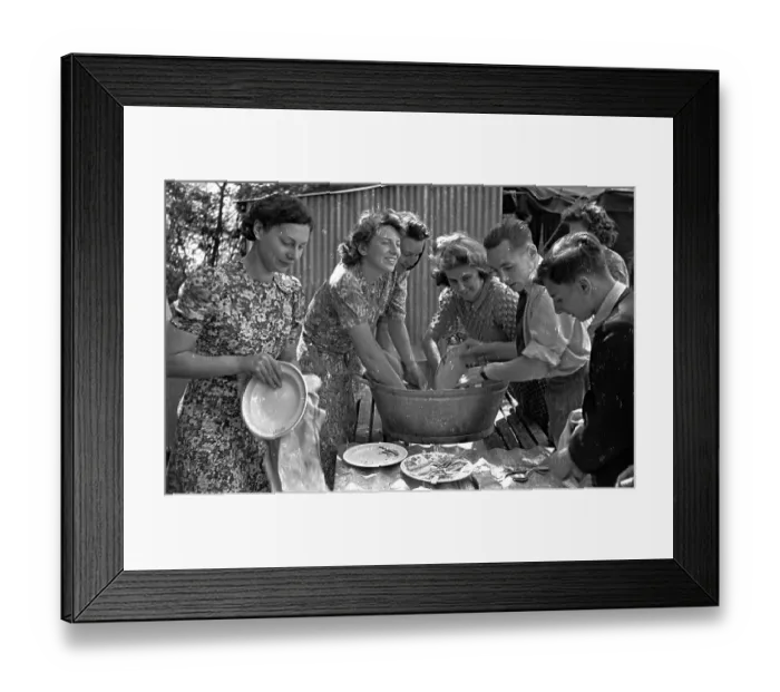 Framed Print : Washing Up Time Framed Print : Washing Up Time