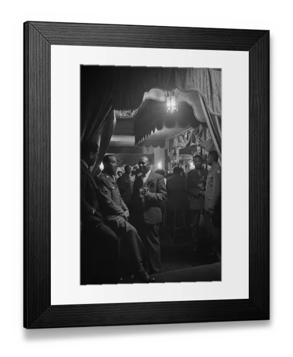 Framed Print : Frisco's, Off Piccadilly, 1943 Framed Print : Frisco's, Off Piccadilly, 1943