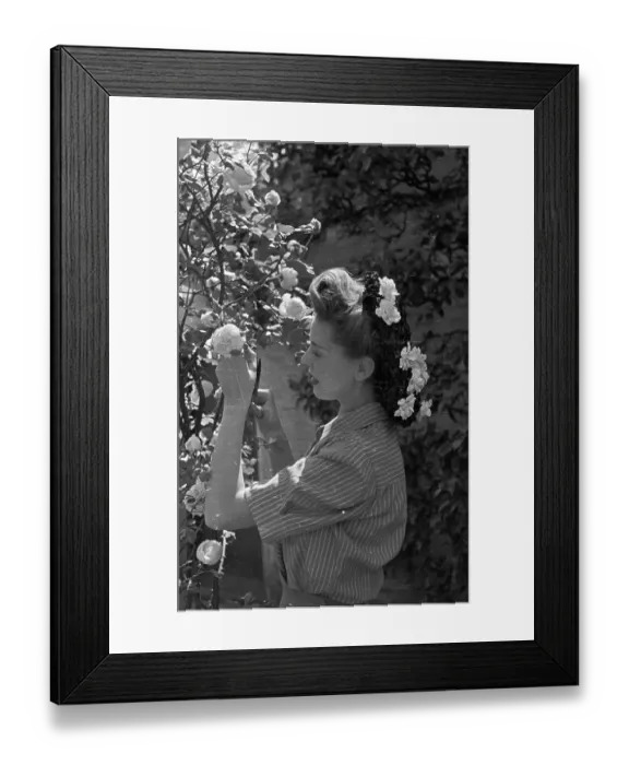Framed Print : Summer Time Girl Framed Print : Summer Time Girl