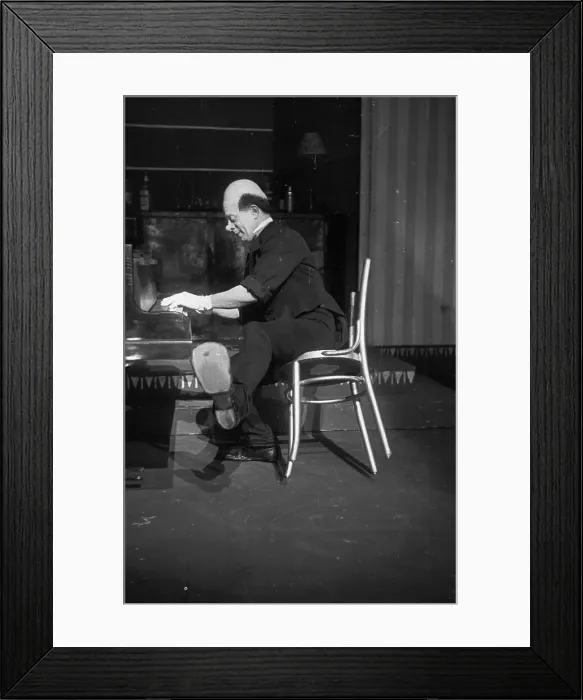 Framed Print : Noni The Clown