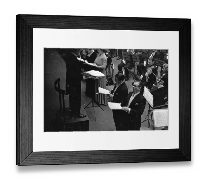 Framed Print : Concert Singers Framed Print : Concert Singers