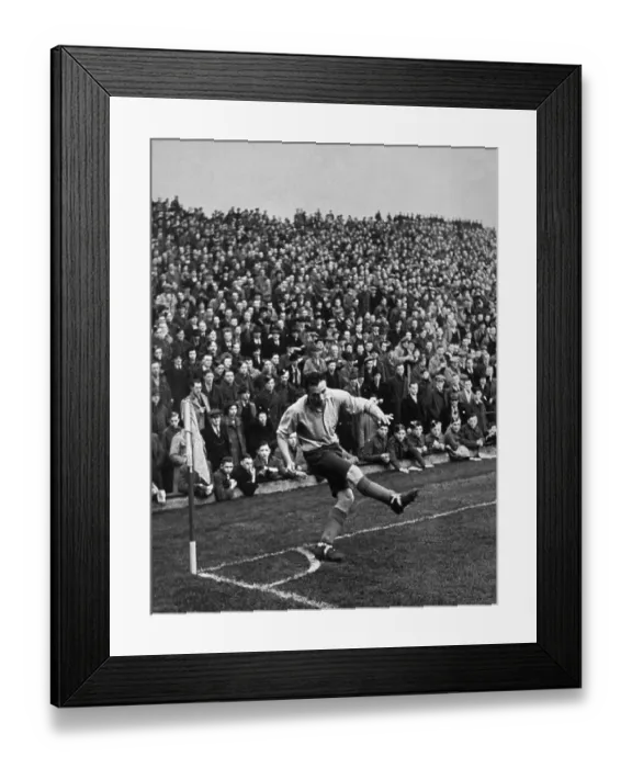 Framed Print : Stanley Matthews Framed Print : Stanley Matthews