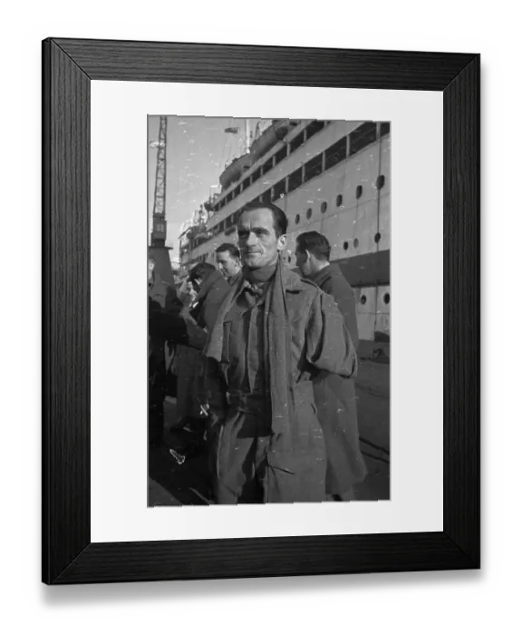 Framed Print : Maimed Veteran Framed Print : Maimed Veteran