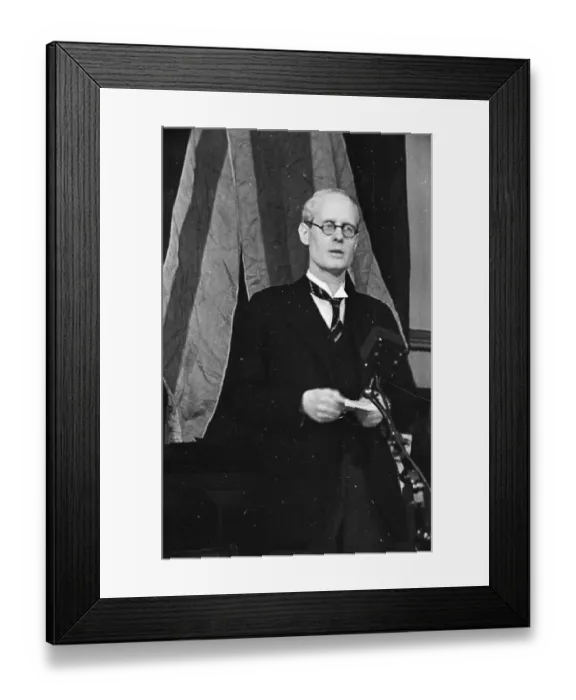 Framed Print : Donavan Touche