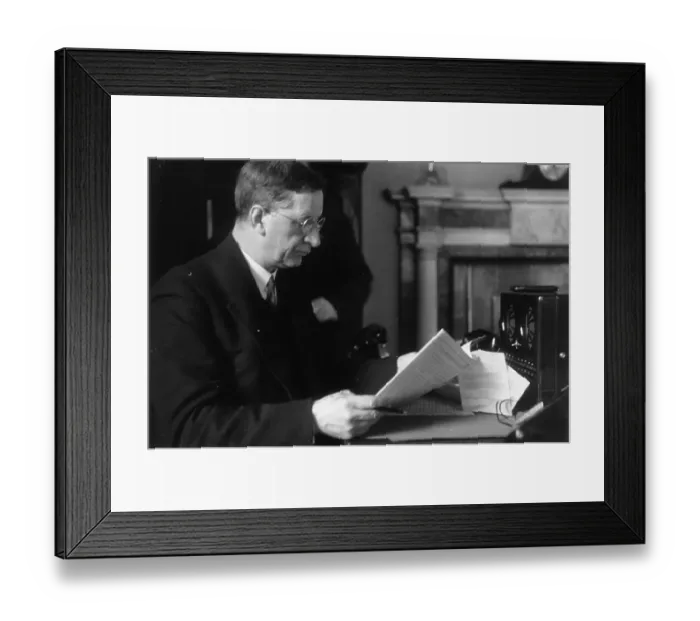 Framed Print : De Valera. 25th October 1941: First Taoiseach of the Republic of Ireland Framed Print : De Valera. 25th October 1941: First Taoiseach of the Republic of Ireland