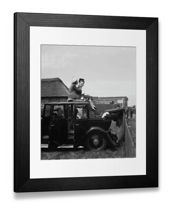 Framed Print : 1941 Wartime Derby at Newmarket Framed Print : 1941 Wartime Derby at Newmarket