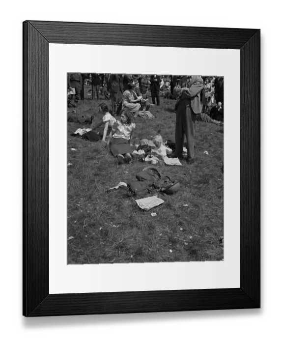 Framed Print : 1941 Wartime Derby at Newmarket Framed Print : 1941 Wartime Derby at Newmarket
