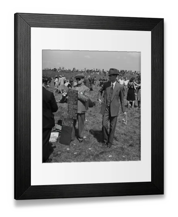 Framed Print : 1941 Wartime Derby at Newmarket Framed Print : 1941 Wartime Derby at Newmarket