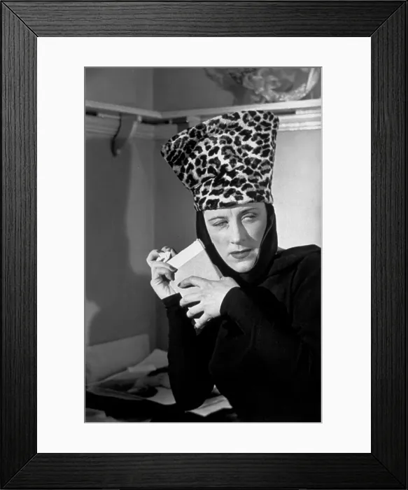 Framed Print : Leopardskin Lillie Framed Print : Leopardskin Lillie