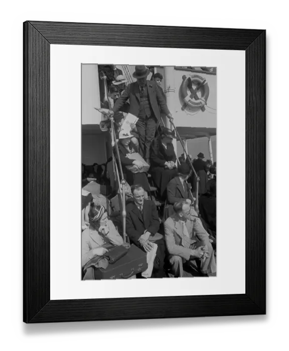 Framed Print : Pleasure Cruise Framed Print : Pleasure Cruise