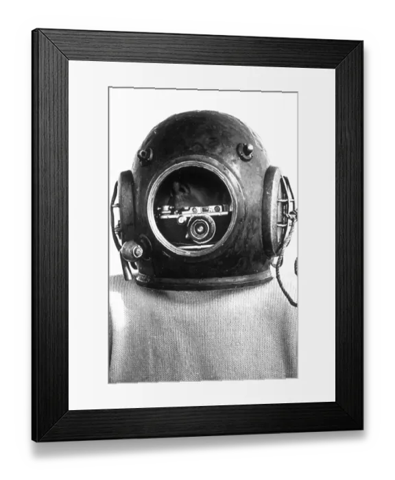 Framed Print : Photographic Diver Framed Print : Photographic Diver