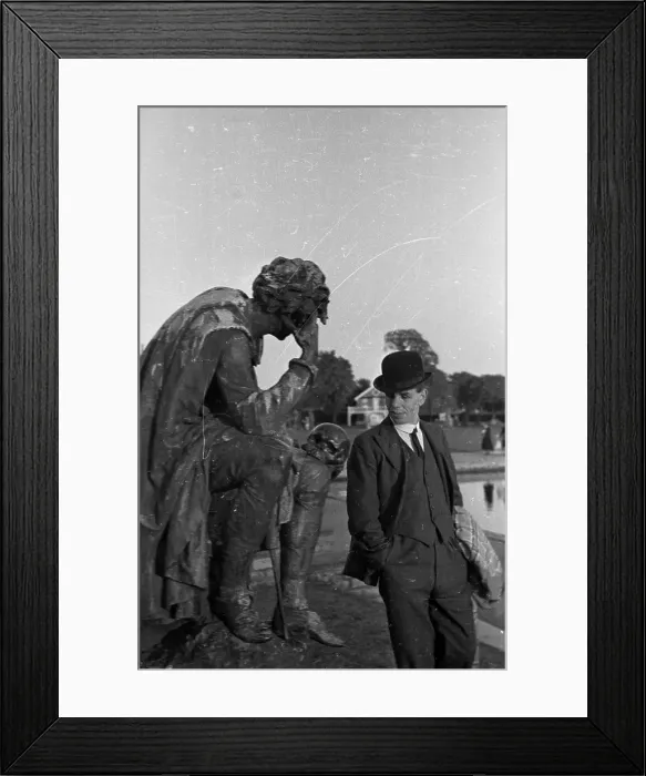 Framed Print : Hamlet Statue Framed Print : Hamlet Statue