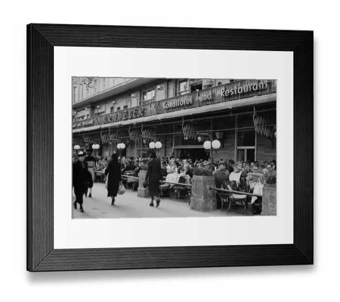 Framed Print : Street Cafe Framed Print : Street Cafe