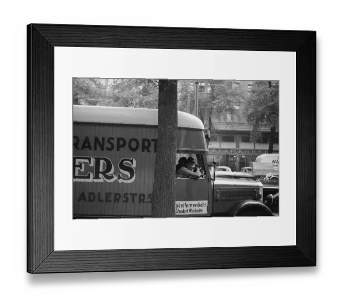 Framed Print : Removal Van