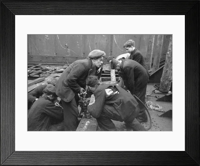 Framed Print : Shipworkers Framed Print : Shipworkers