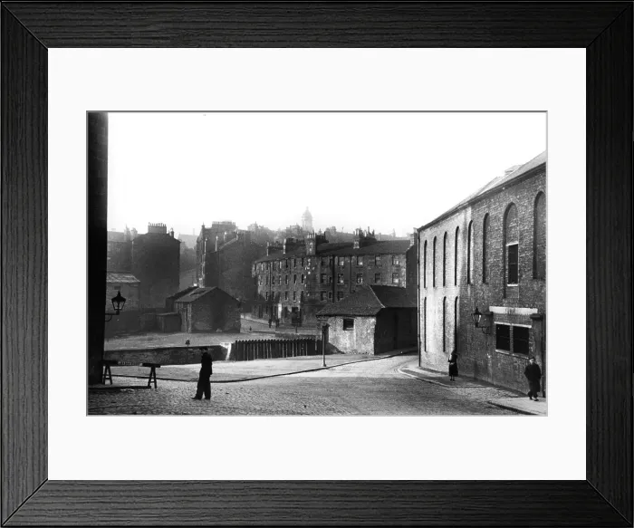 Framed Print : Clydeside Street Framed Print : Clydeside Street