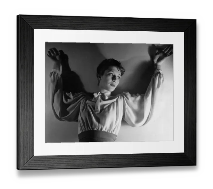 Framed Print : Full Sleeves Framed Print : Full Sleeves