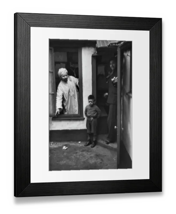 Framed Print : Cardiff Street Scene Framed Print : Cardiff Street Scene