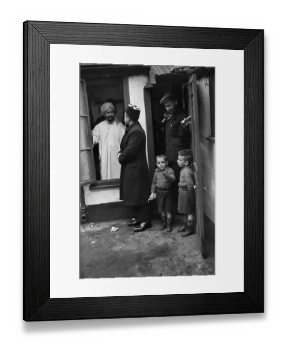 Framed Print : Cardiff Street Scene Framed Print : Cardiff Street Scene