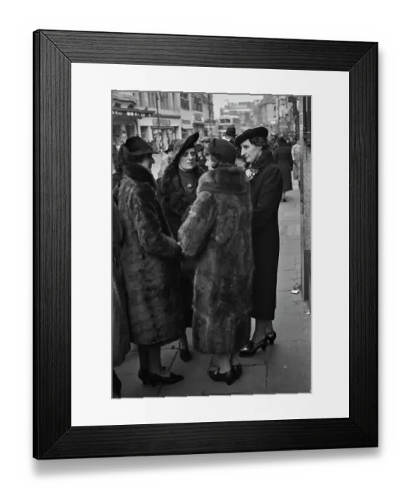 Framed Print : Cardiff Street Scene Framed Print : Cardiff Street Scene