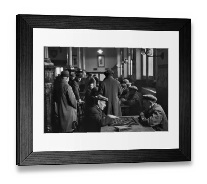 Framed Print : Playing Draughts Framed Print : Playing Draughts